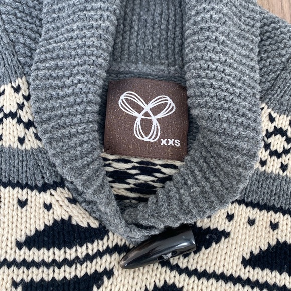 Aritzia TNA Wool Cowichan Sweater - Picture 4 of 5